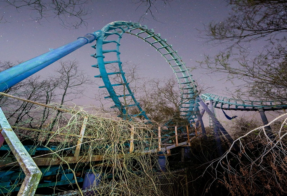 Abandoned Six Flags rollercoaster in New Orleans. Photo credit Reddit