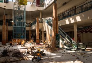Mall in demolition